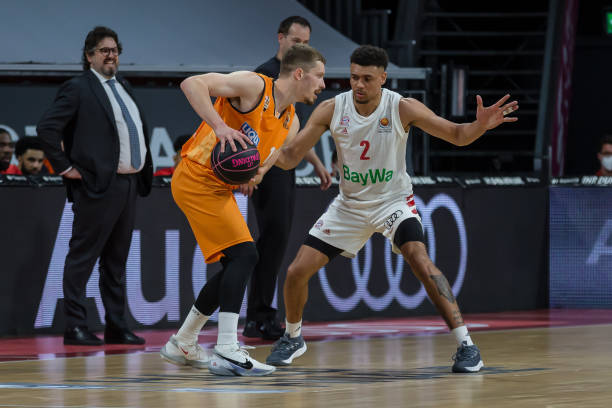 记者：勒沃库森看上法国国脚克洛斯，球员考虑离开尼斯