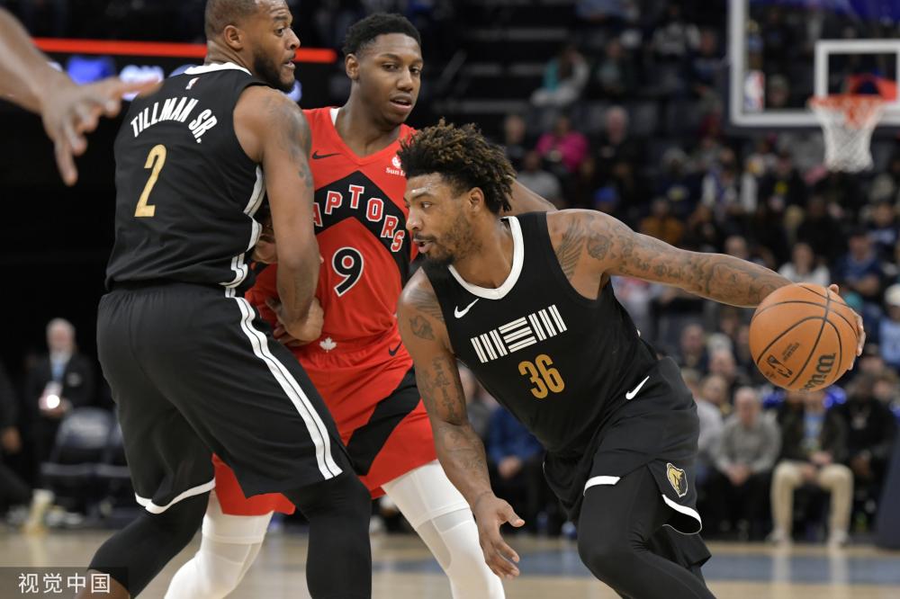 她不仅重返 她不仅重返